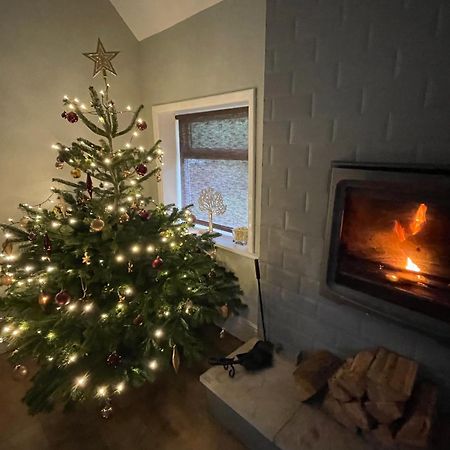 3 The Mews Villa Райд Екстериор снимка